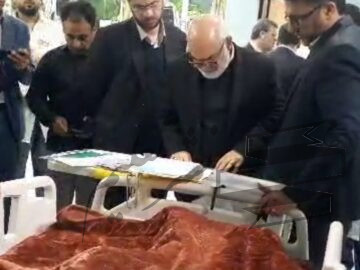 حضور استاندار خوزستان در بیمارستان گلستان اهواز  و پیگیری وضعیت آرمان امیدی