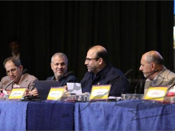 امین ابراهیمی مدیرعامل شرکت فولاد خوزستان در مجمع عمومی عادی سالیانه: تداوم بحران انرژی نگران‌کننده است، اما مسیر عبور مشخص است