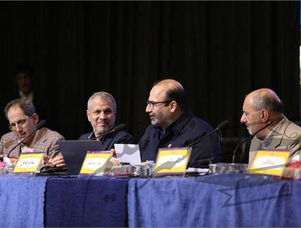 امین ابراهیمی مدیرعامل شرکت فولاد خوزستان در مجمع عمومی عادی سالیانه: تداوم بحران انرژی نگران‌کننده است، اما مسیر عبور مشخص است