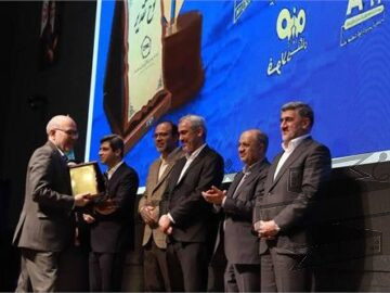 جایزه برترین ها در بورس کالا و هندسه شفافیت در اقتصاد ایران؛ فولاد خوزستان از شفافیت روی تابلو تا اعتماد در بازار