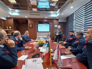 جلسه بازنگری جهت‌ گیری استراتژیک شرکت فولاد اکسین خوزستان برگزار شد