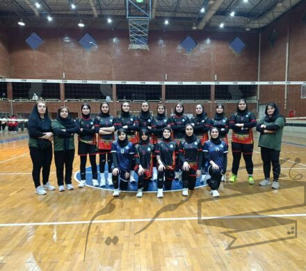 شیر دختران والیبال باشگاه فرهنگی ورزشی پتروشیمی مارون بر قله والیبال لیگ برتر استان خوزستان با اقتدار ایستادند