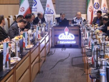 نشست بررسی چالش‌ها و رفع گلوگاه‌های پتروشیمی‌های تابعه تاپیکو به میزبانی پتروشیمی فن‌آوران برگزار شد