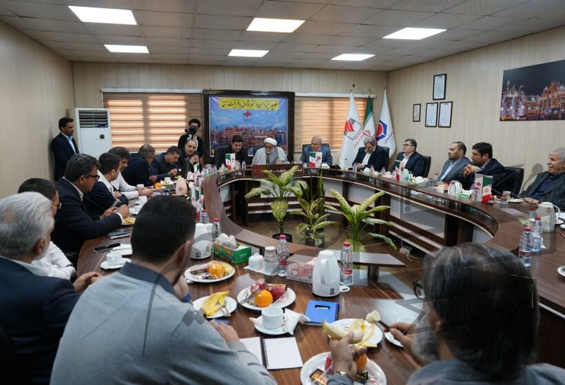 بازدید مدیرعامل و اعضای هیئت مدیره صندوق ذخیره فرهنگیان از شرکت های مستقر در عسلویه