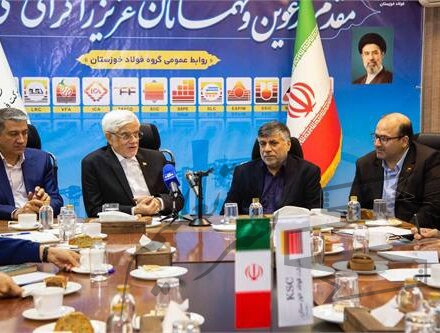 در دیدار معاون اول رئیس جمهور با مدیرعامل شرکت فولاد خوزستان رقم خورد؛ معاون اول رئیس جمهور از تشکیل ستاد باز سازی صنایع خبر داد